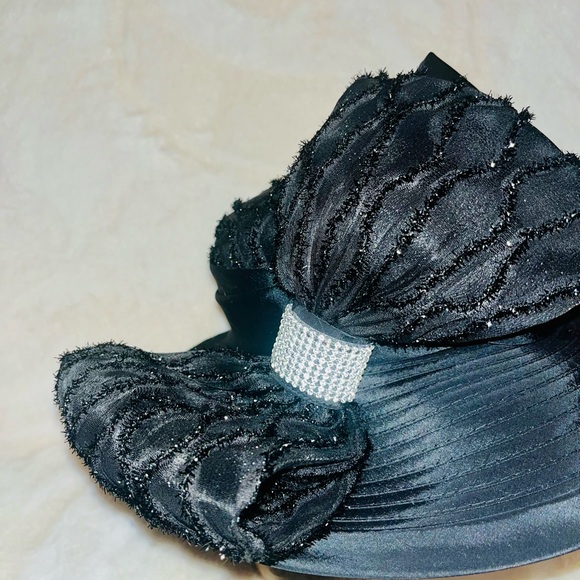 Elegant Black Women's Hat with Rhinestone Detail - Picture 2 of 5